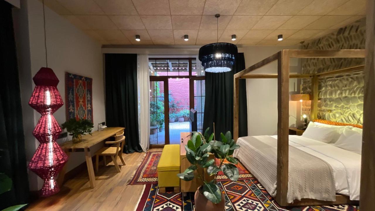 Khedi Hotel Тбилиси Екстериор снимка